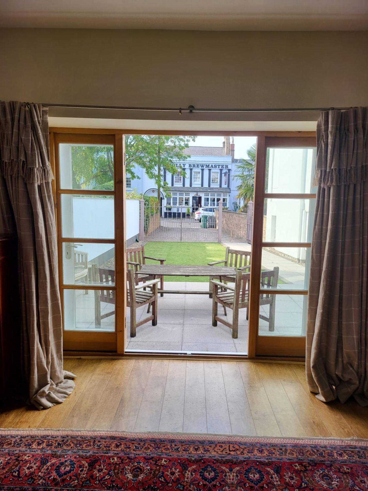 The Coach House Villa Cheltenham Exterior photo